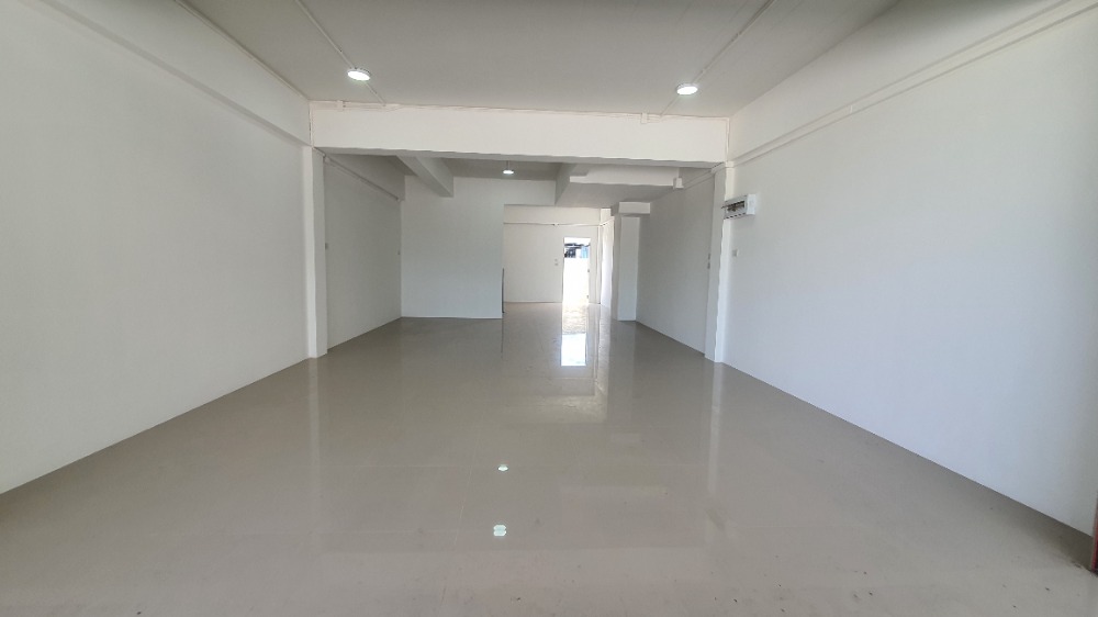 ขายอาคารพาณิชย์นครปฐม : อาคารพาณิชย์ 3 ชั้น, 25.6 ตารางวา, ใกล้ศูนย์ราชการ บางเลน นครปฐม สไตล์โมเดิร์น ตึกใหม่ มือหนึ่ง พร้อมเข้าอยู่, แถมประตูรีโมทไฟฟ้า และ กันสาดอย่างดี