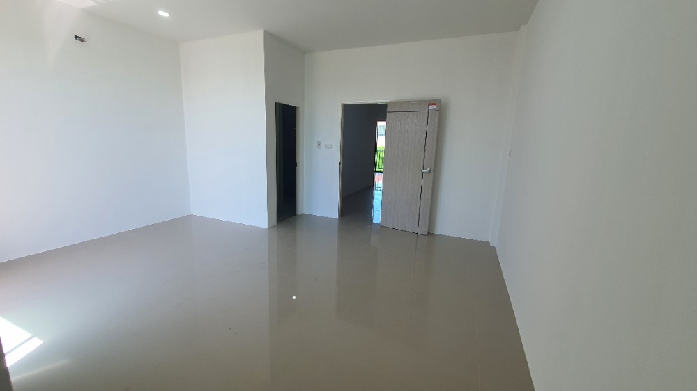 ขายอาคารพาณิชย์นครปฐม : อาคารพาณิชย์ 3 ชั้น, 25.6 ตารางวา, ใกล้ศูนย์ราชการ บางเลน นครปฐม สไตล์โมเดิร์น ตึกใหม่ มือหนึ่ง พร้อมเข้าอยู่, แถมประตูรีโมทไฟฟ้า และ กันสาดอย่างดี