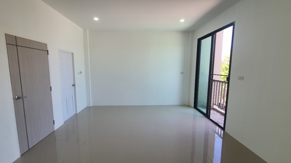 ขายอาคารพาณิชย์นครปฐม : อาคารพาณิชย์ 3 ชั้น, 25.6 ตารางวา, ใกล้ศูนย์ราชการ บางเลน นครปฐม สไตล์โมเดิร์น ตึกใหม่ มือหนึ่ง พร้อมเข้าอยู่, แถมประตูรีโมทไฟฟ้า และ กันสาดอย่างดี