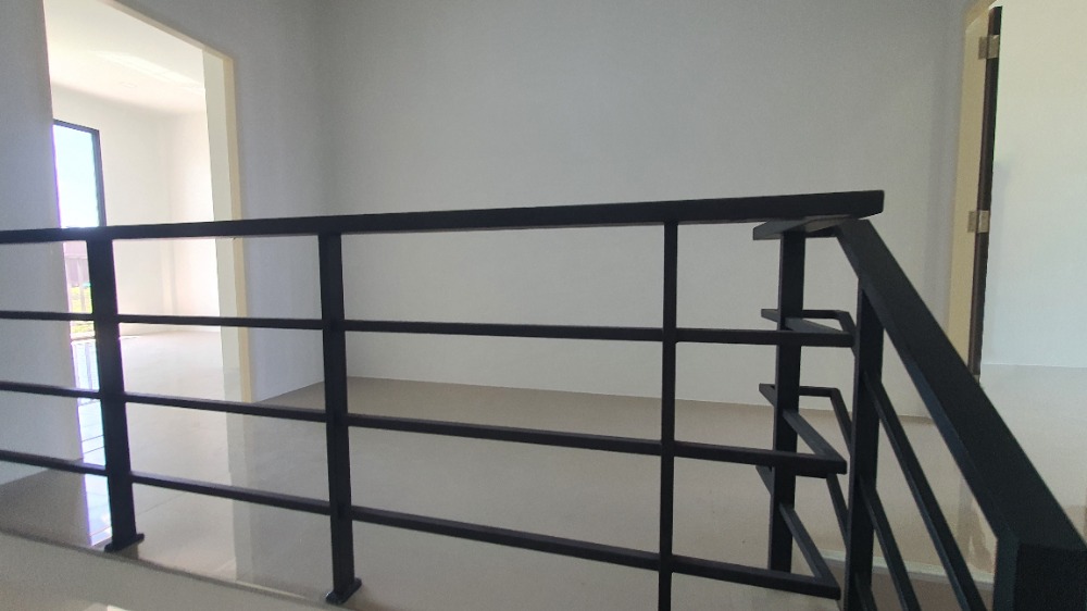 ขายอาคารพาณิชย์นครปฐม : อาคารพาณิชย์ 3 ชั้น, 25.6 ตารางวา, ใกล้ศูนย์ราชการ บางเลน นครปฐม สไตล์โมเดิร์น ตึกใหม่ มือหนึ่ง พร้อมเข้าอยู่, แถมประตูรีโมทไฟฟ้า และ กันสาดอย่างดี