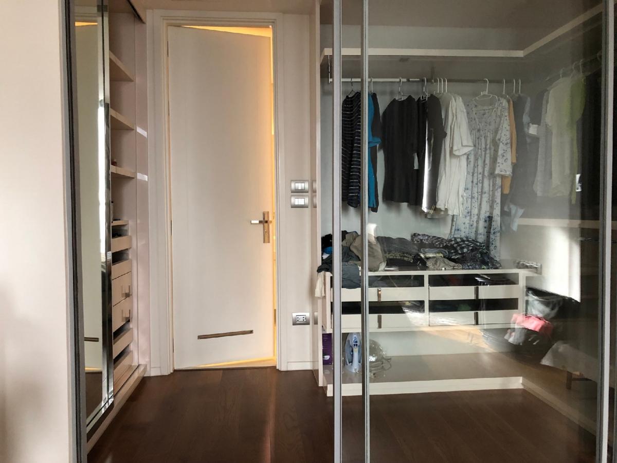 For SaleCondoSathorn, Narathiwat : Luxury condo for sale, next to Surasak BTS, large room, 67 sq m, city view, best price in the project!!!