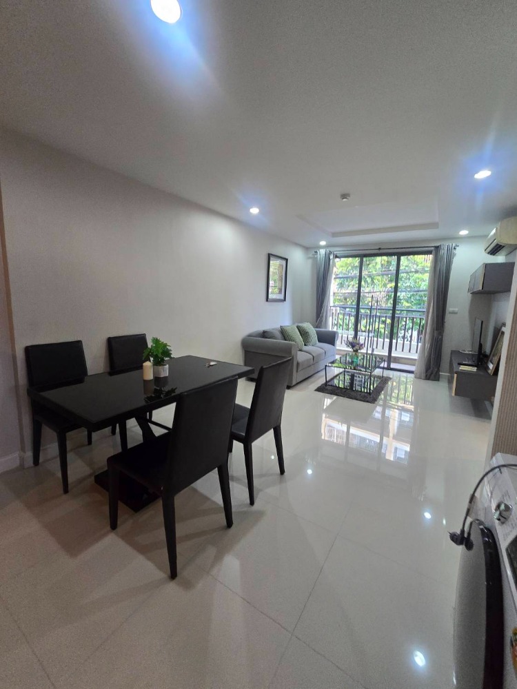 For RentCondoSukhumvit, Asoke, Thonglor : Near BTS Phrom Phong and MRT Asoke.