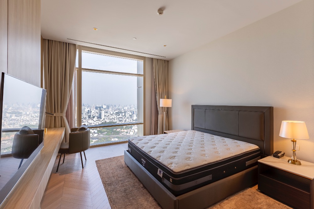 ให้เช่าคอนโดสาทร นราธิวาส : 🔑 พร้อมรับกุญแจ – เข้าอยู่ได้เลยวันนี้! 2 ห้องนอน ที่ Four Seasons Private Residences | ชั้น 57 | 133.08 ตร.ม. | 270,000 บาท/เดือน