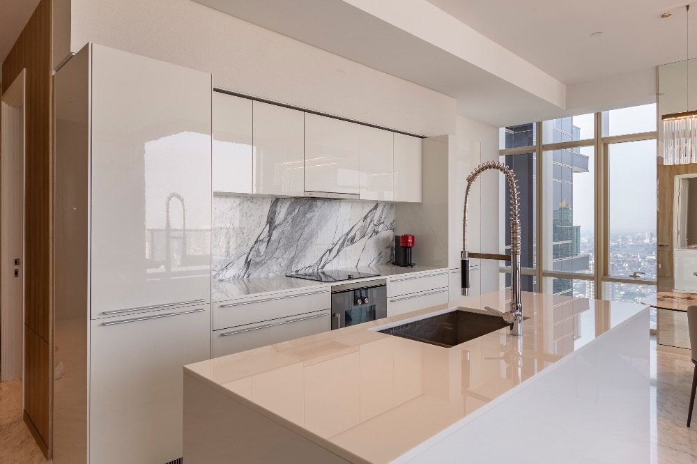 ให้เช่าคอนโดสาทร นราธิวาส : 🔑 พร้อมรับกุญแจ – เข้าอยู่ได้เลยวันนี้! 2 ห้องนอน ที่ Four Seasons Private Residences | ชั้น 57 | 133.08 ตร.ม. | 270,000 บาท/เดือน