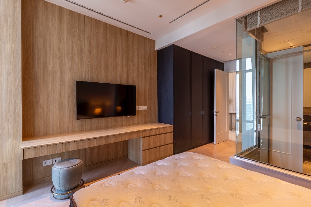 ให้เช่าคอนโดสาทร นราธิวาส : 🔑 พร้อมรับกุญแจ – เข้าอยู่ได้เลยวันนี้! 2 ห้องนอน ที่ Four Seasons Private Residences | ชั้น 57 | 133.08 ตร.ม. | 270,000 บาท/เดือน