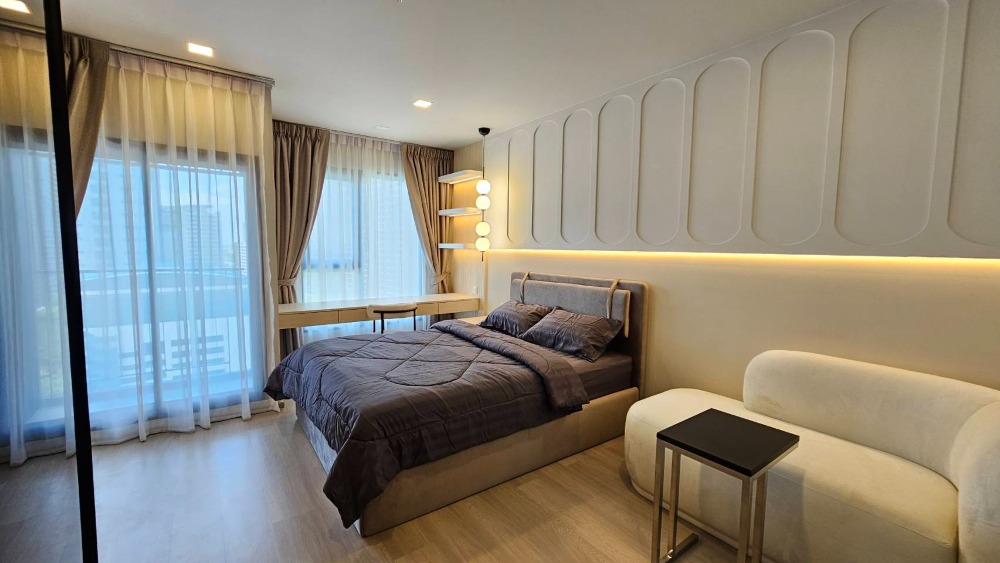 For RentCondoLadprao, Central Ladprao : (for rent) Life Phahon-Ladprao, new condo near BTS Ladprao Intersection.