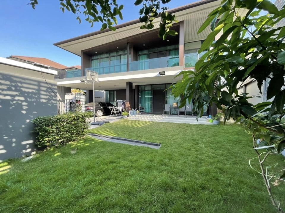 ให้เช่าบ้านพัฒนาการ ศรีนครินทร์ : For Rent Single House 5beds 4baths 1maid room F/F