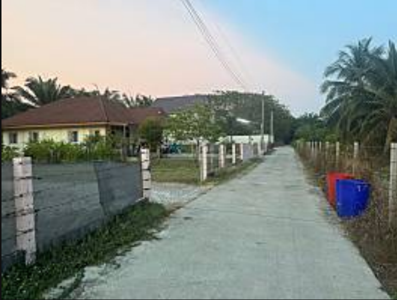 For SaleLandNakhon Si Thammarat : Empty land near Hua Thanon Market, Maharaj Hospital, Central Plaza. Nakhon Si Thammarat 5 minutes