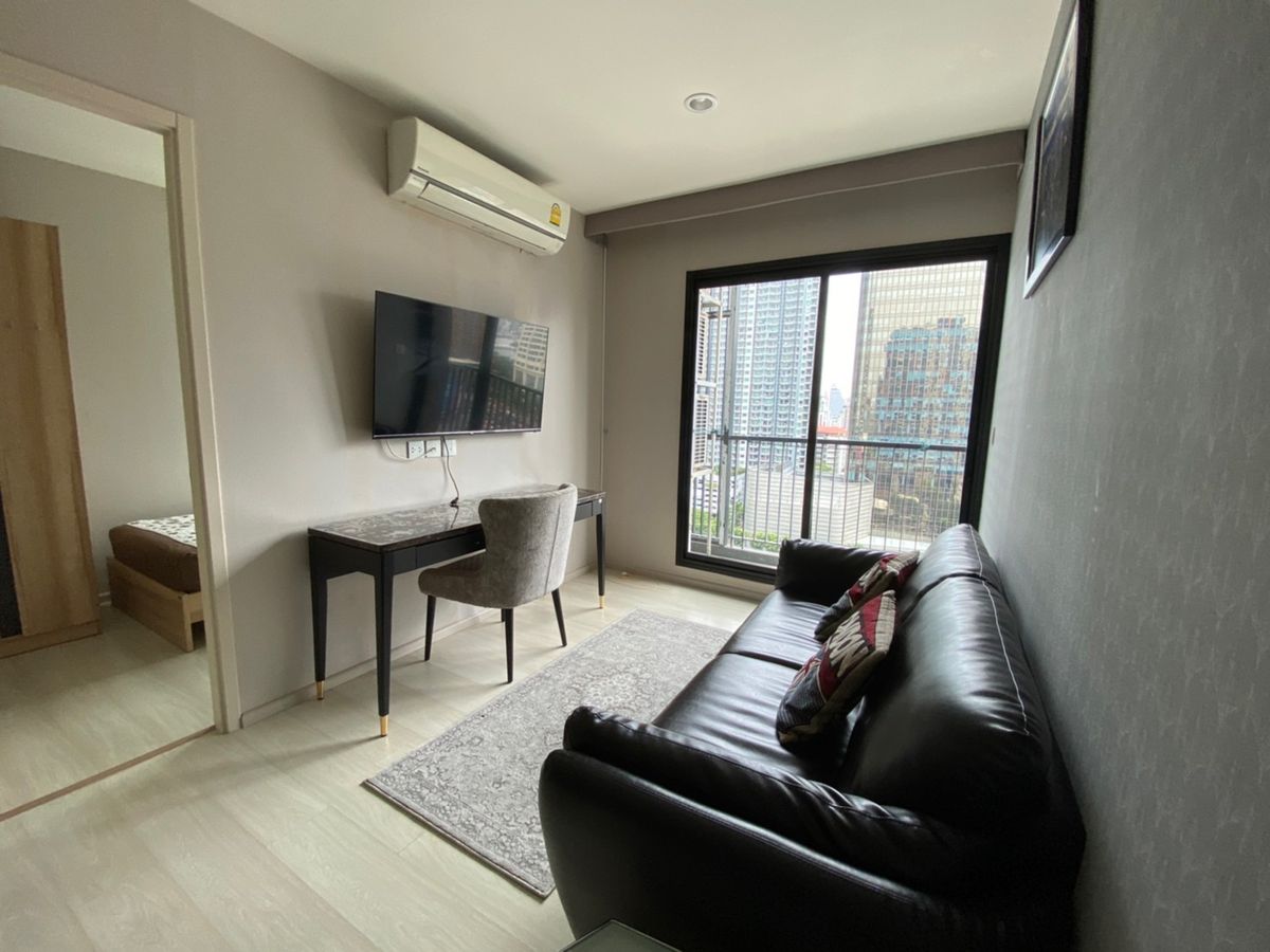 For RentCondoRama9, Petchburi, RCA : 🌻 Condo for rent Life Asoke size 55 sq m. 2 bedrooms, North side, interested in making an appointment to view the room at 0993529495