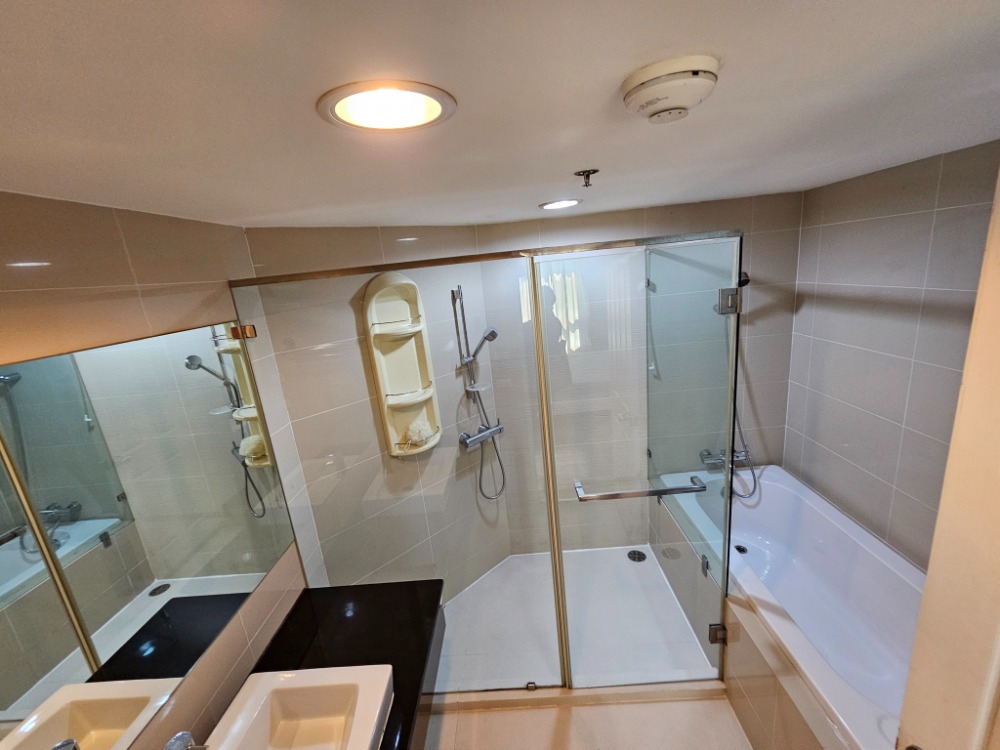 For RentCondoRama9, Petchburi, RCA : Belle Grand Rama 9 ， 2 Bed 2 Bath ， Rent 45,000 Baht