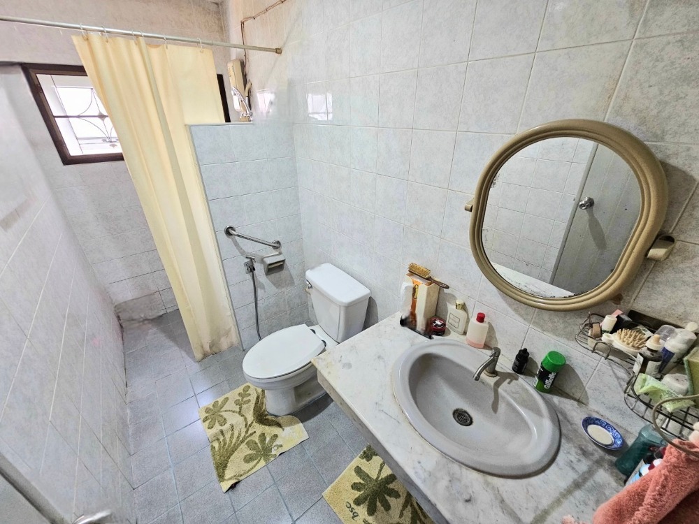 ขายบ้านเอกชัย บางบอน : ขาย บ้านเดี่ยว 2 หลัง 108.7 ตารางวา 5 ห้องนอน 3 ห้องน้ำ 5 ที่จอดรถ ถนนบางบอน 5 ซอย 7 ในหมู่บ้านภราดร แขวงบางบอนเหนือ เขตบางบอน กรุงเทพมหานคร