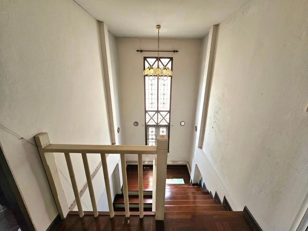 ขายบ้านเอกชัย บางบอน : ขาย บ้านเดี่ยว 2 หลัง 108.7 ตารางวา 5 ห้องนอน 3 ห้องน้ำ 5 ที่จอดรถ ถนนบางบอน 5 ซอย 7 ในหมู่บ้านภราดร แขวงบางบอนเหนือ เขตบางบอน กรุงเทพมหานคร