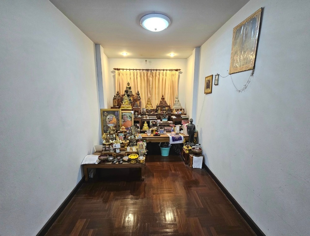 ขายบ้านเอกชัย บางบอน : ขาย บ้านเดี่ยว 2 หลัง 108.7 ตารางวา 5 ห้องนอน 3 ห้องน้ำ 5 ที่จอดรถ ถนนบางบอน 5 ซอย 7 ในหมู่บ้านภราดร แขวงบางบอนเหนือ เขตบางบอน กรุงเทพมหานคร