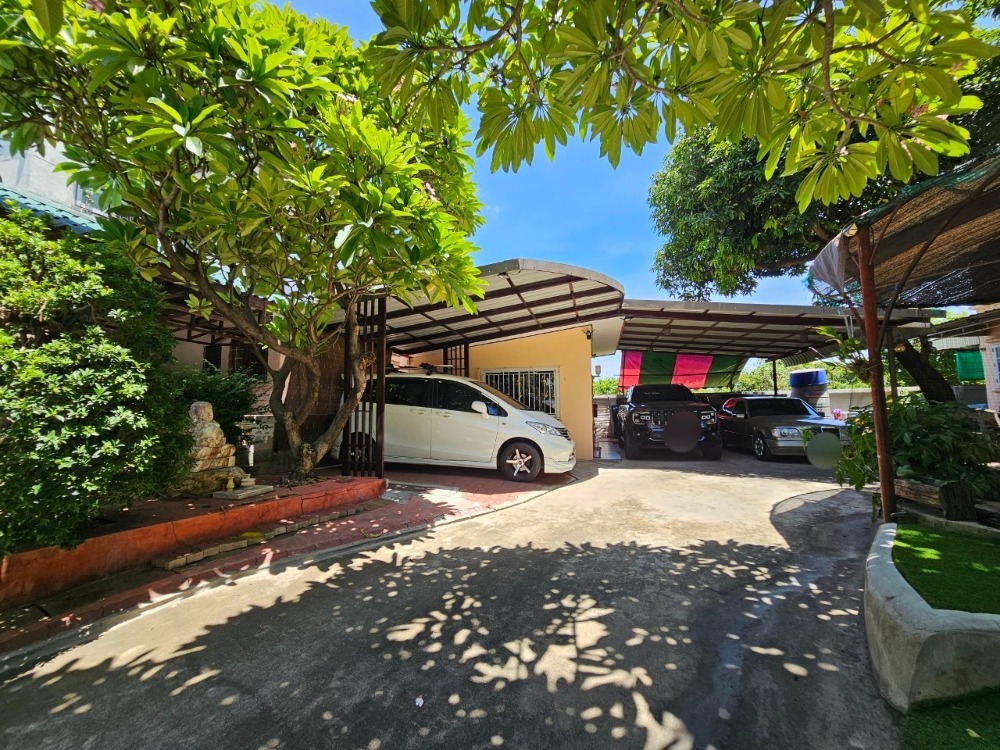 ขายบ้านเอกชัย บางบอน : ขาย บ้านเดี่ยว 2 หลัง 108.7 ตารางวา 5 ห้องนอน 3 ห้องน้ำ 5 ที่จอดรถ ถนนบางบอน 5 ซอย 7 ในหมู่บ้านภราดร แขวงบางบอนเหนือ เขตบางบอน กรุงเทพมหานคร