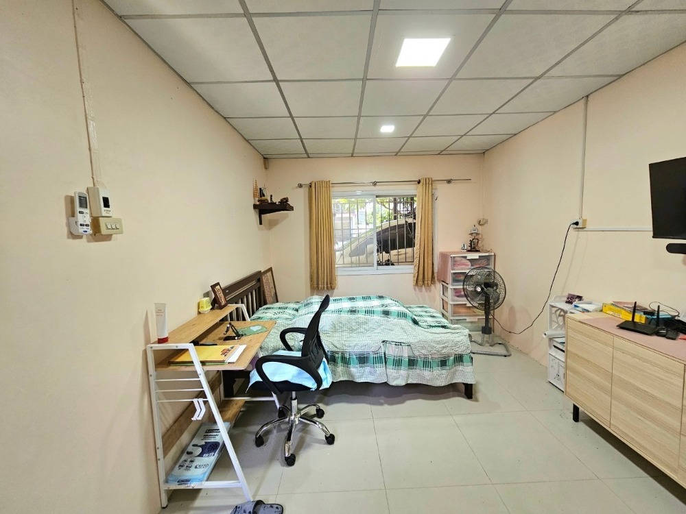 ขายบ้านเอกชัย บางบอน : ขาย บ้านเดี่ยว 2 หลัง 108.7 ตารางวา 5 ห้องนอน 3 ห้องน้ำ 5 ที่จอดรถ ถนนบางบอน 5 ซอย 7 ในหมู่บ้านภราดร แขวงบางบอนเหนือ เขตบางบอน กรุงเทพมหานคร