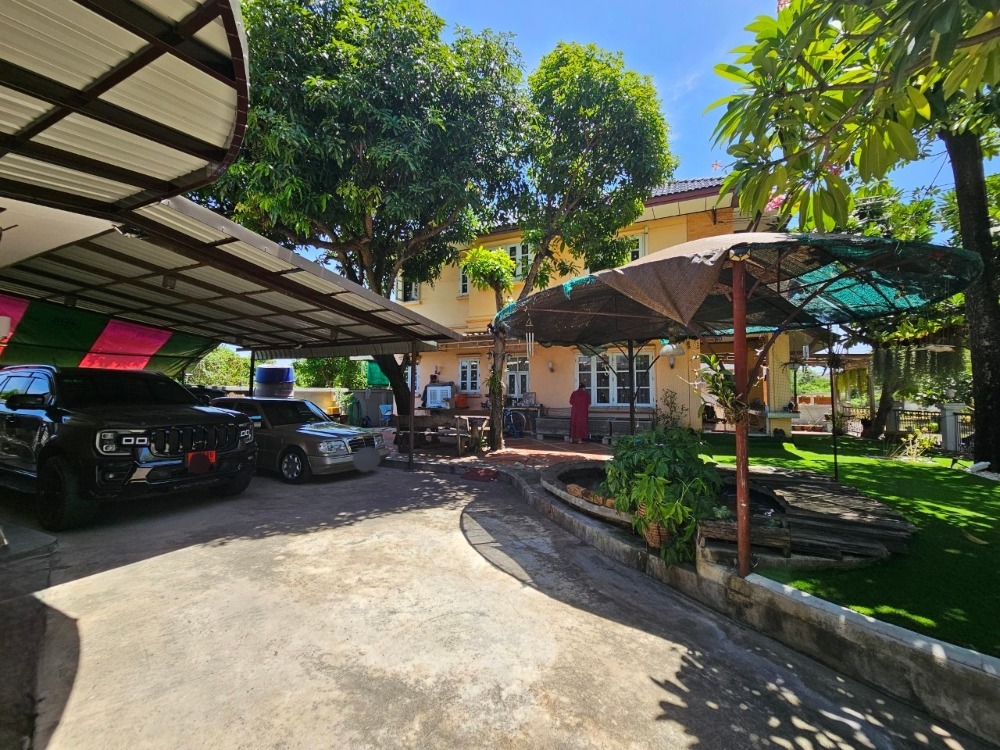 ขายบ้านเอกชัย บางบอน : ขาย บ้านเดี่ยว 2 หลัง 108.7 ตารางวา 5 ห้องนอน 3 ห้องน้ำ 5 ที่จอดรถ ถนนบางบอน 5 ซอย 7 ในหมู่บ้านภราดร แขวงบางบอนเหนือ เขตบางบอน กรุงเทพมหานคร