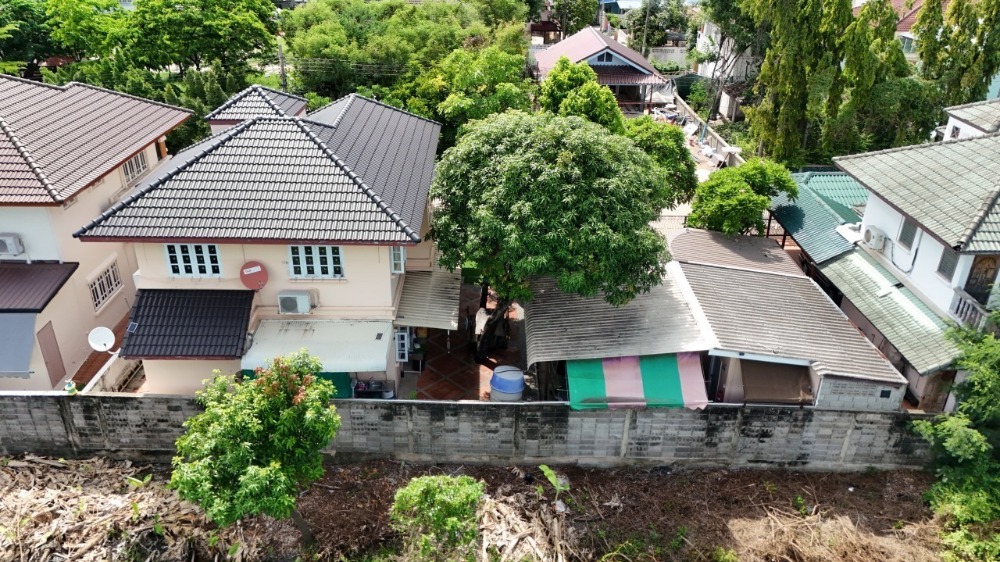 ขายบ้านเอกชัย บางบอน : ขาย บ้านเดี่ยว 2 หลัง 108.7 ตารางวา 5 ห้องนอน 3 ห้องน้ำ 5 ที่จอดรถ ถนนบางบอน 5 ซอย 7 ในหมู่บ้านภราดร แขวงบางบอนเหนือ เขตบางบอน กรุงเทพมหานคร