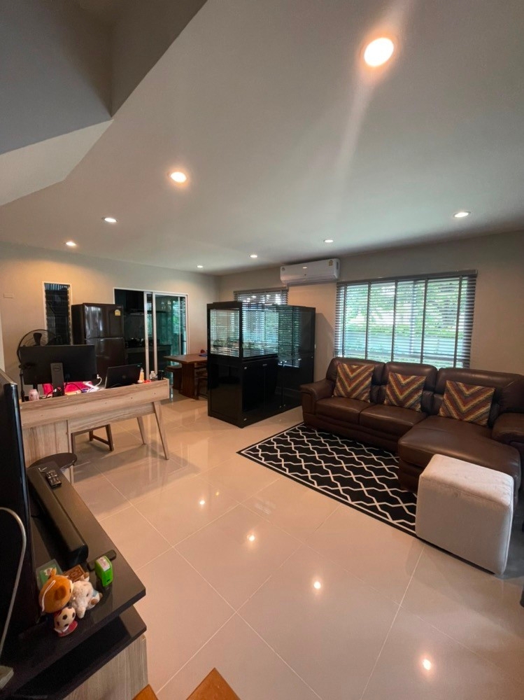 For SaleTownhomePattanakan, Srinakarin : 2-story townhouse for sale, Willette Light Pattanakarn 38, corner unit, fully furnished, ready to move in (N.1026)