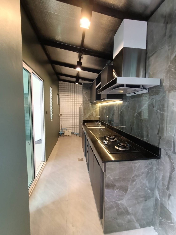 For SaleTownhomePattanakan, Srinakarin : 2-story townhouse for sale, Willette Light Pattanakarn 38, corner unit, fully furnished, ready to move in (N.1026)