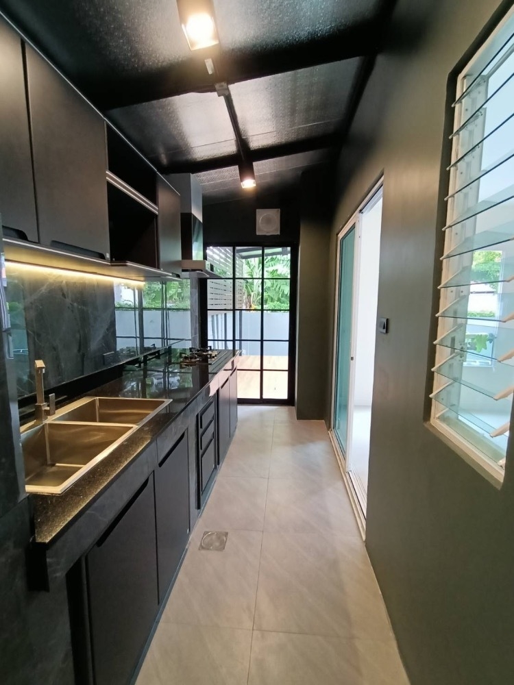 For SaleTownhomePattanakan, Srinakarin : 2-story townhouse for sale, Willette Light Pattanakarn 38, corner unit, fully furnished, ready to move in (N.1026)