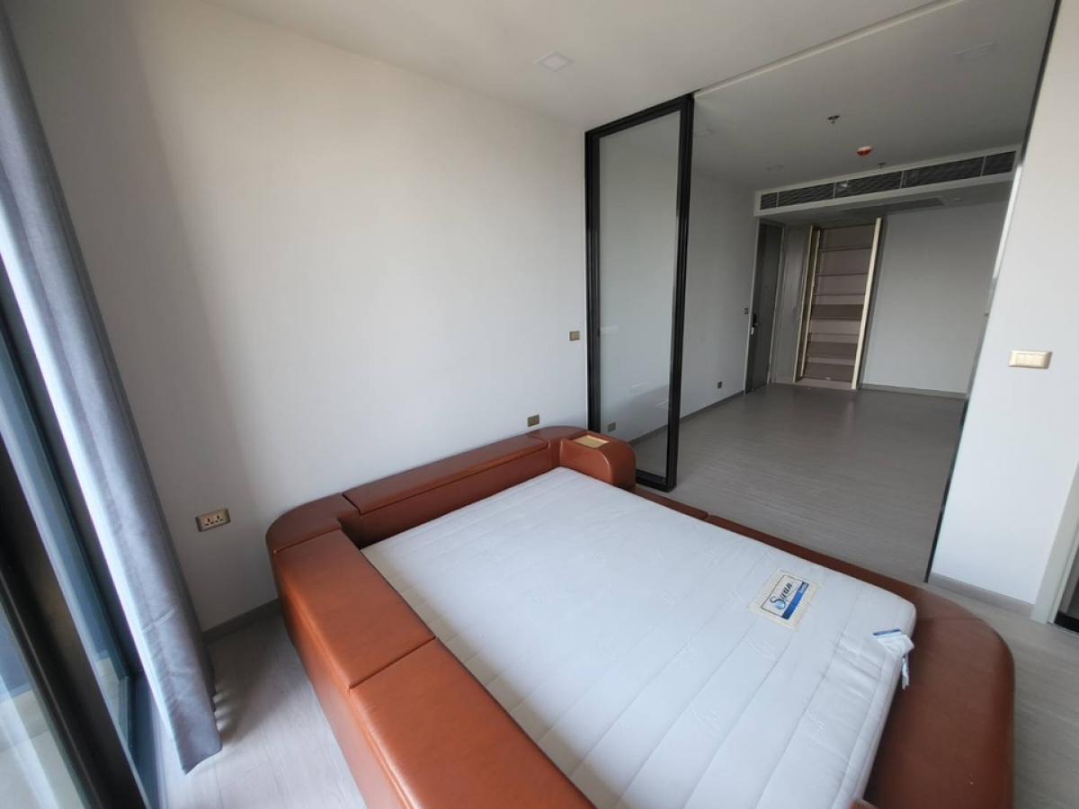 For RentCondoRama9, Petchburi, RCA : 195 one nine five asoke-rama9, available room, ready to move in, large room 36 sq m. Price only 25,000 baht, fully furnished 🏠🏠