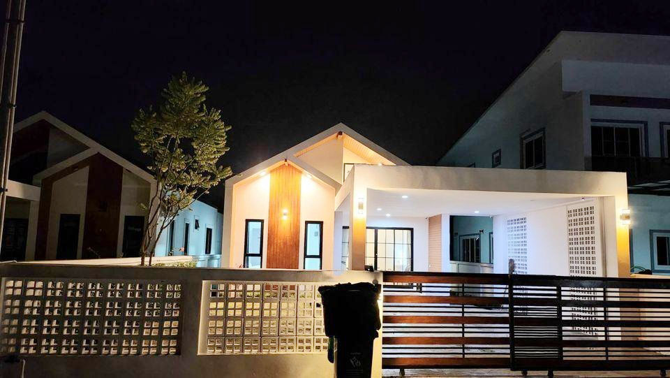 For RentHouseChiang Mai : A house for rent near by 10 min to Vachiralai School, No.15H561