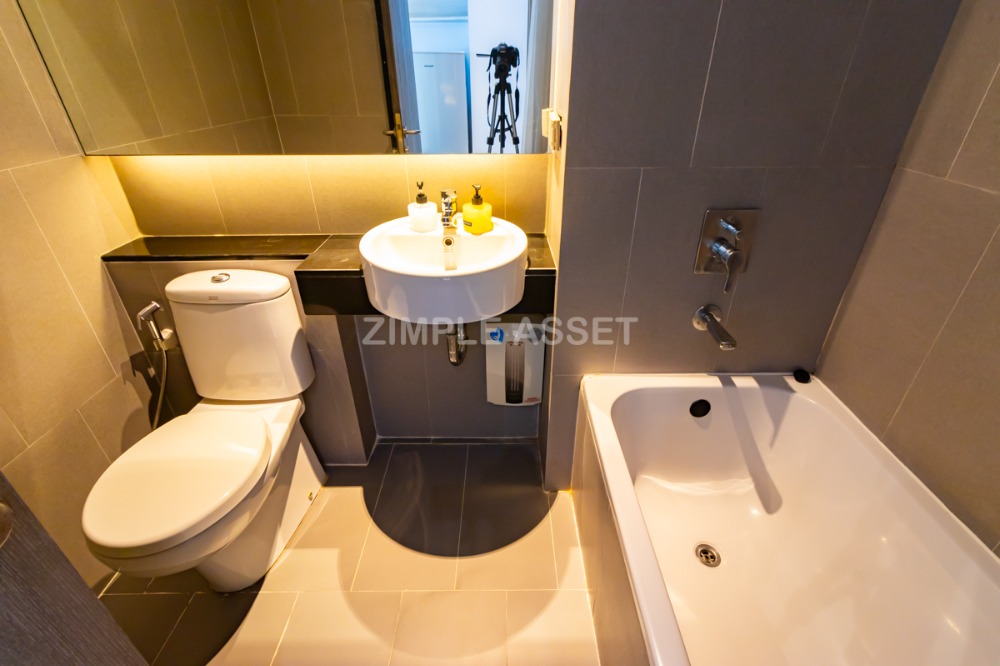 For RentSathorn, Narathiwat : Line @zimple_asset Serviced Apartment in Sathorn Full Furnished,300 m from BRT Arkhan Songkhro,1km from BTS Chong Nonsi