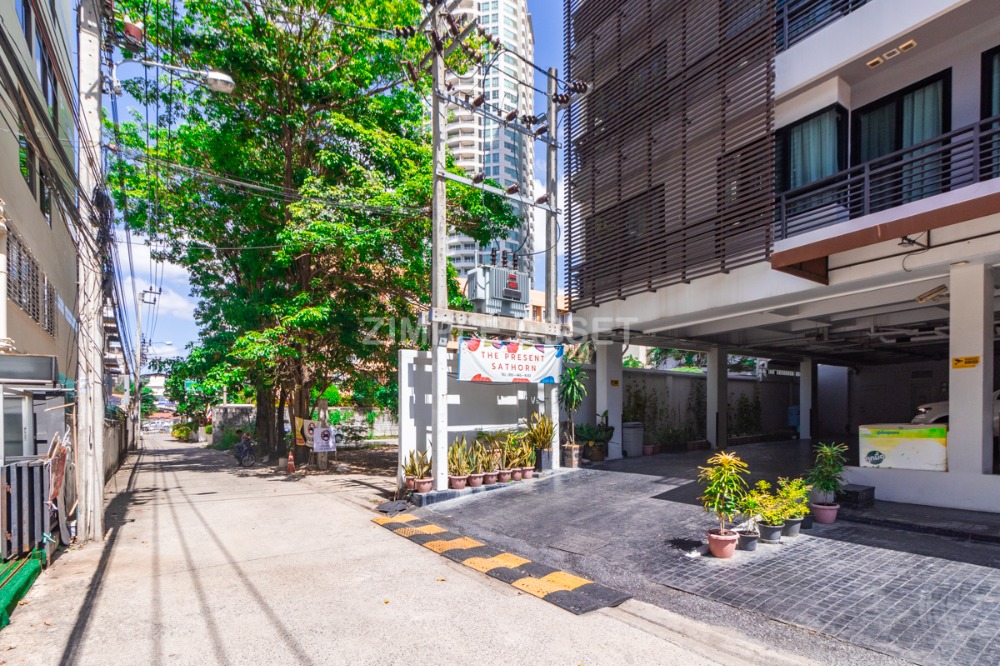 For RentSathorn, Narathiwat : Line @zimple_asset Serviced Apartment in Sathorn Full Furnished,300 m from BRT Arkhan Songkhro,1km from BTS Chong Nonsi