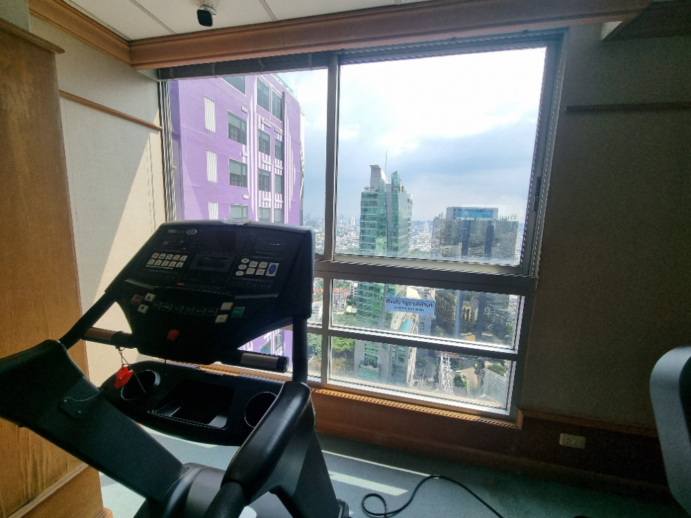 ขายคอนโดสาทร นราธิวาส : ✨ โอกาสทอง! เป็นเจ้าของยูนิตพิเศษ 4 ห้องนอน ใจกลางสาทร – Sathorn House ราคาดีที่สุด! ✨