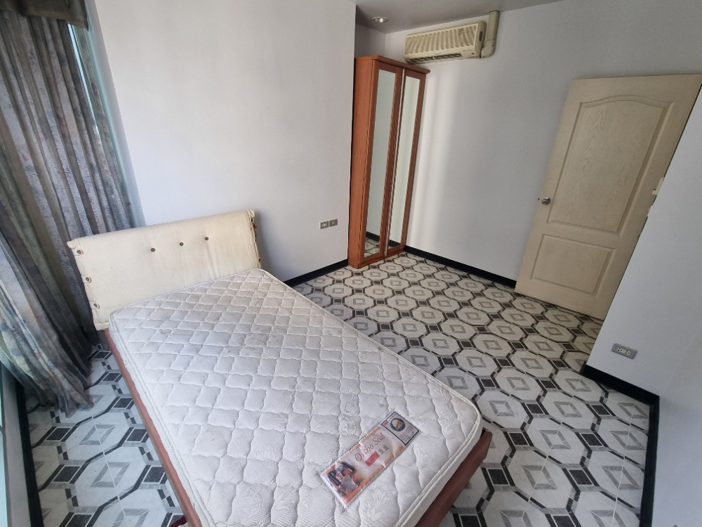 ขายคอนโดสาทร นราธิวาส : ✨ โอกาสทอง! เป็นเจ้าของยูนิตพิเศษ 4 ห้องนอน ใจกลางสาทร – Sathorn House ราคาดีที่สุด! ✨