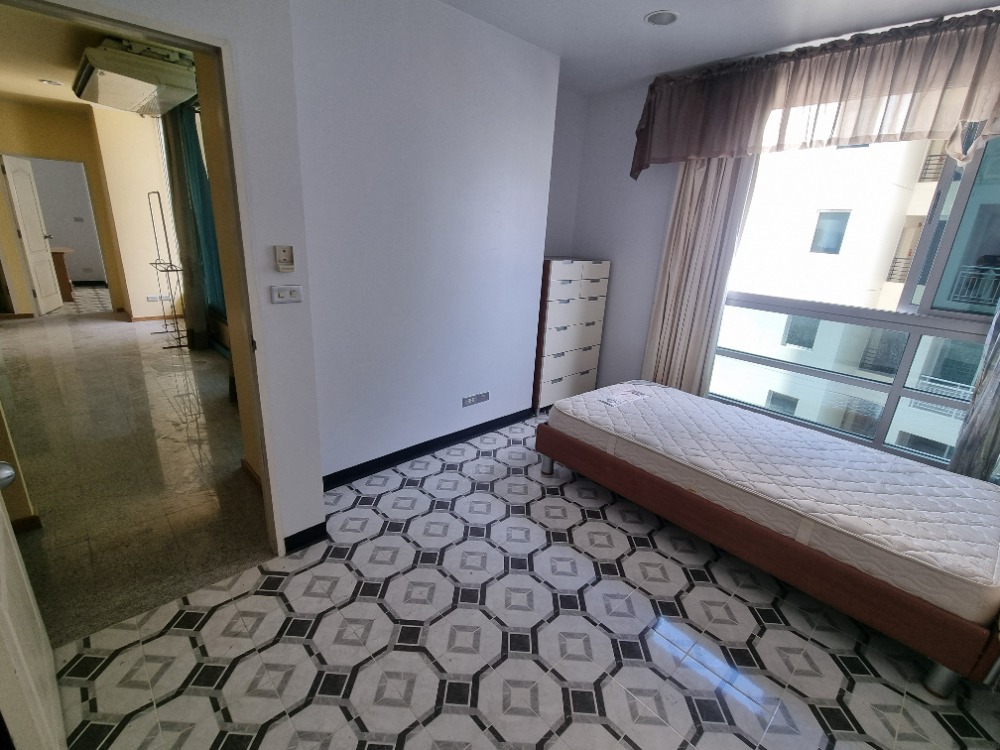 ขายคอนโดสาทร นราธิวาส : ✨ โอกาสทอง! เป็นเจ้าของยูนิตพิเศษ 4 ห้องนอน ใจกลางสาทร – Sathorn House ราคาดีที่สุด! ✨