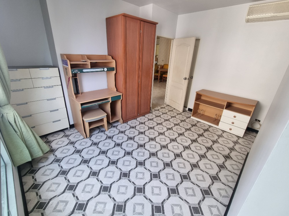 ขายคอนโดสาทร นราธิวาส : ✨ โอกาสทอง! เป็นเจ้าของยูนิตพิเศษ 4 ห้องนอน ใจกลางสาทร – Sathorn House ราคาดีที่สุด! ✨