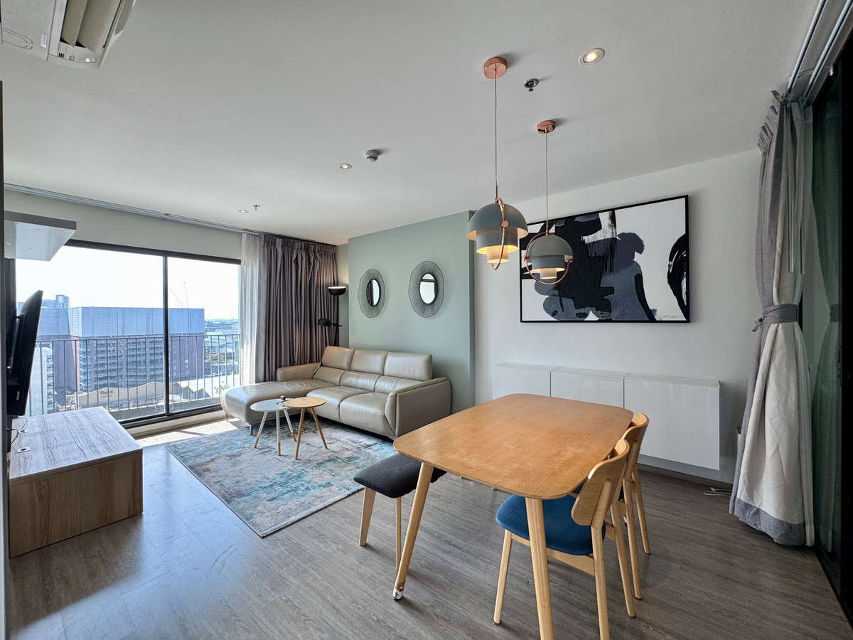 ให้เช่าคอนโดสุขุมวิท อโศก ทองหล่อ : ให้เช่า Rhythm Ekkamai 2 ห้องนอน ห้องแต่งครบ พร้อมอ่างอาบน้ำ