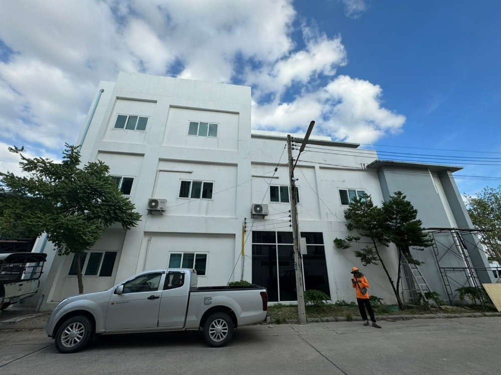 ขายโฮมออฟฟิศพัทยา บางแสน ชลบุรี สัตหีบ : ขาย โฮมออฟฟิต 3 ชั้น ใจกลางอมตะนคร ชลบุรี เนื้อที่ 105 ตร.วา พื้นที่ใช้สอย 675 ตร.เมตร ตกแต่งพร้อม ราคา 27 ลบ. *