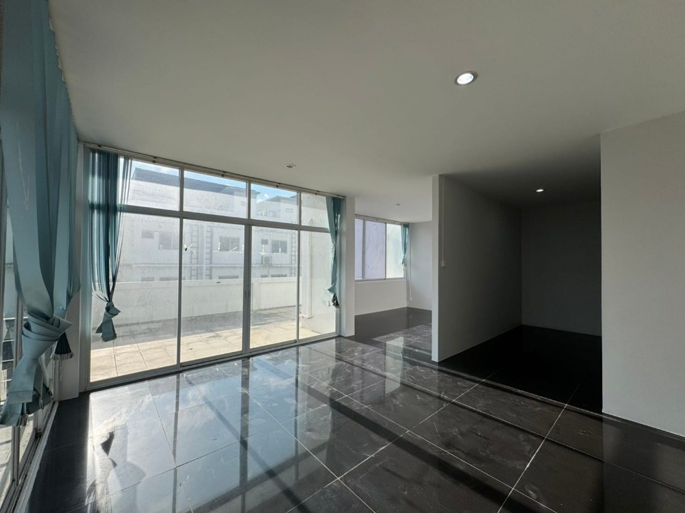 ขายโฮมออฟฟิศพัทยา บางแสน ชลบุรี สัตหีบ : ขาย โฮมออฟฟิต 3 ชั้น ใจกลางอมตะนคร ชลบุรี เนื้อที่ 105 ตร.วา พื้นที่ใช้สอย 675 ตร.เมตร ตกแต่งพร้อม ราคา 27 ลบ. *