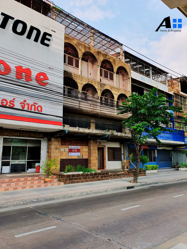 For SaleShop HouseBang Sue, Wong Sawang, Tao Pun : Shophouse with 2 warehouses, 160 sq m, on Bangkok-Nonthaburi Road, next to the Purple Line, suitable for an office, showroom, factory, warehouse.