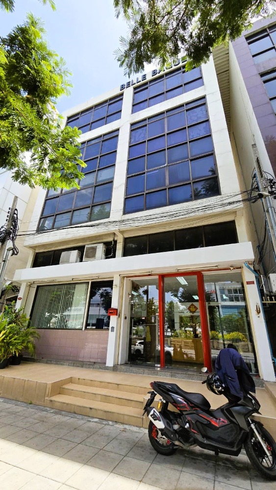 For SaleShop HouseSathorn, Narathiwat : Very rare!!! Investment opportunity in a building in the city center, generating high returns! Building for sale on Narathiwat Ratchanakarin Road, 4 and a half floors, with roof terrace, 47.2 sq.w., near Central Rama 3, Chong Nonsi, Yannawa, Bangkok, suit