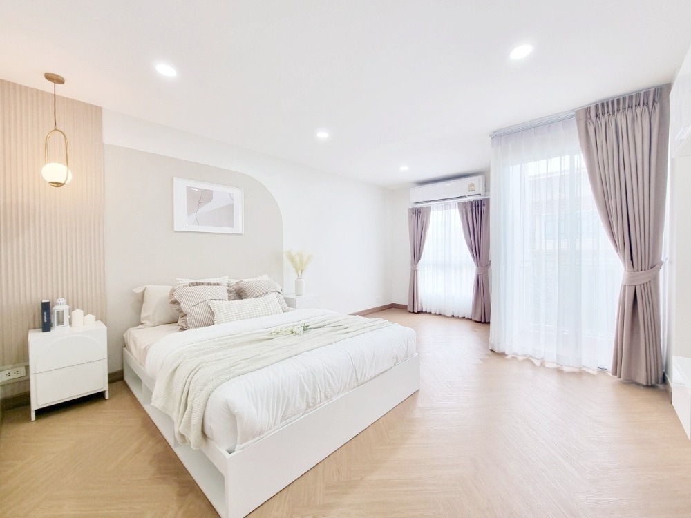 For SaleCondoBang Sue, Wong Sawang, Tao Pun : Condo, 2 bedrooms, 2 bathrooms, homey feel, very homey, a little over two million, big, fully furnished, fully furnished.
