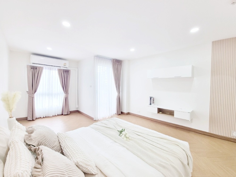 For SaleCondoBang Sue, Wong Sawang, Tao Pun : Condo, 2 bedrooms, 2 bathrooms, homey feel, very homey, a little over two million, big, fully furnished, fully furnished.