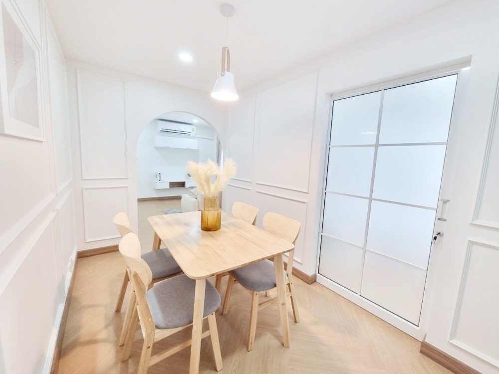 For SaleCondoBang Sue, Wong Sawang, Tao Pun : Condo, 2 bedrooms, 2 bathrooms, homey feel, very homey, a little over two million, big, fully furnished, fully furnished.