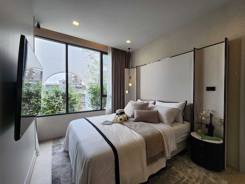 For SaleCondoWongwianyai, Charoennakor : 🔥SOLD🔥Down payment for Sale 𝐑𝐞𝐟𝐞𝐫𝐞𝐧𝐜𝐞 𝐒𝐚𝐭𝐡𝐨𝐫𝐧-𝐖𝐨𝐧𝐠𝐰𝐢𝐚𝐧𝐲𝐚𝐢, new room, first hand, new condo near the BTS, fully furnished, ready to move in, 2 bedrooms, 2 bathrooms, 𝟔𝟒.𝟔𝟓 sq m., starting at 𝟗.𝟗 million baht*📱𝟎𝟔𝟏-