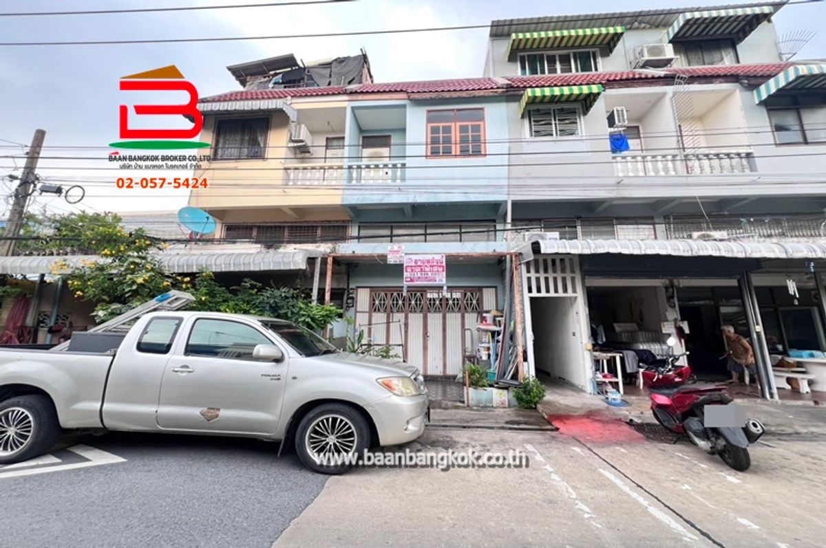 For SaleShop HouseLadprao101, Happy Land, The Mall Bang Kapi : Commercial building, village, Thai population, area 20 sq m, Lat Phrao Road. Wang Thonglang Subdistrict, Bang Kapi District, Bangkok