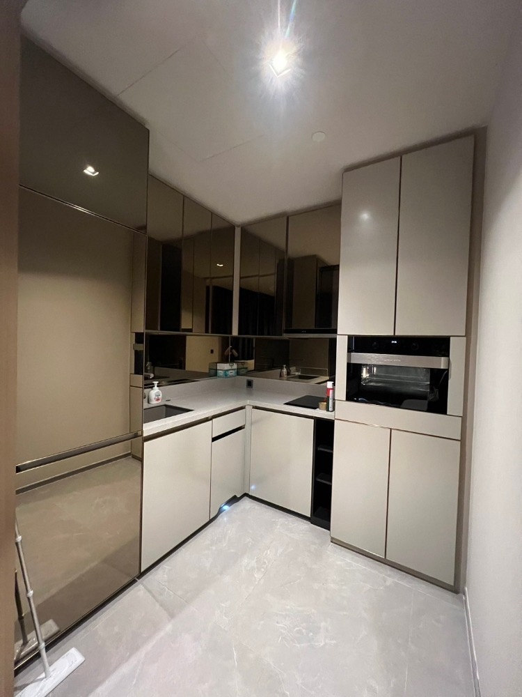 For RentCondoSathorn, Narathiwat : For rent ✨ The Reserve Sathorn ✨ furniture, complete electrical appliances. Ready to move in, near BTS Chong Nonsi.