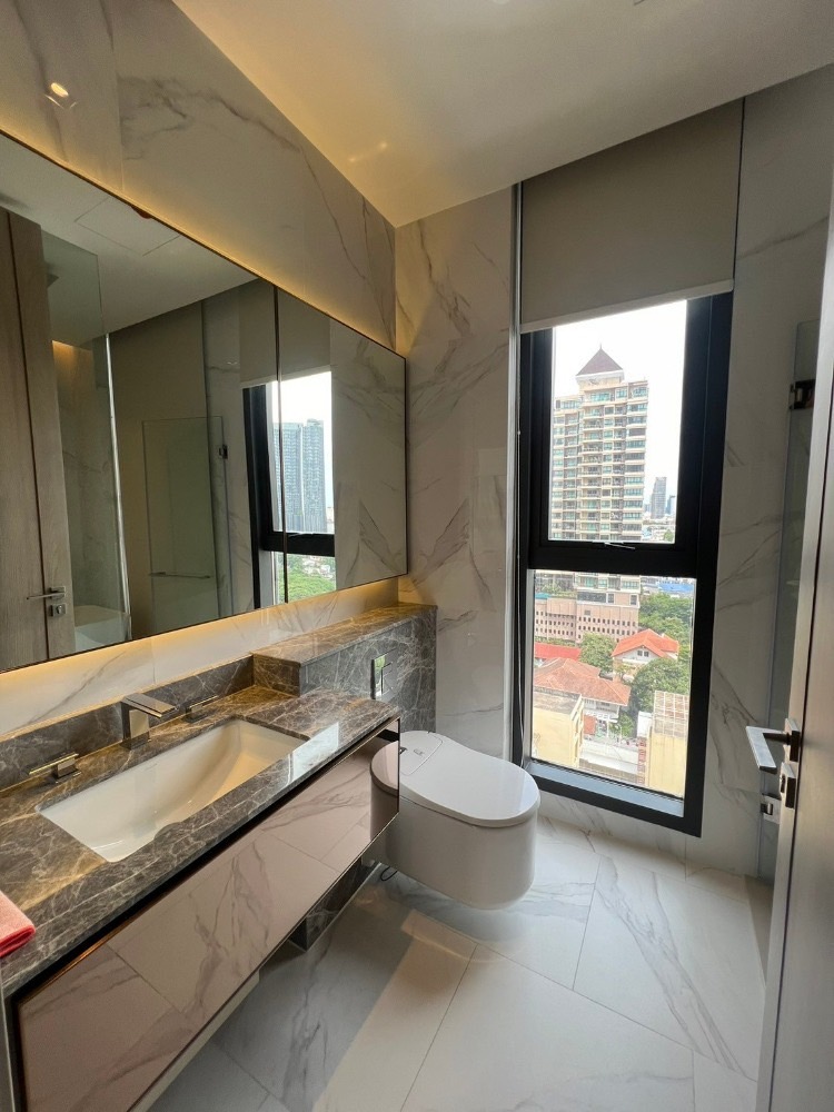 For RentCondoSathorn, Narathiwat : For rent ✨ The Reserve Sathorn ✨ furniture, complete electrical appliances. Ready to move in, near BTS Chong Nonsi.