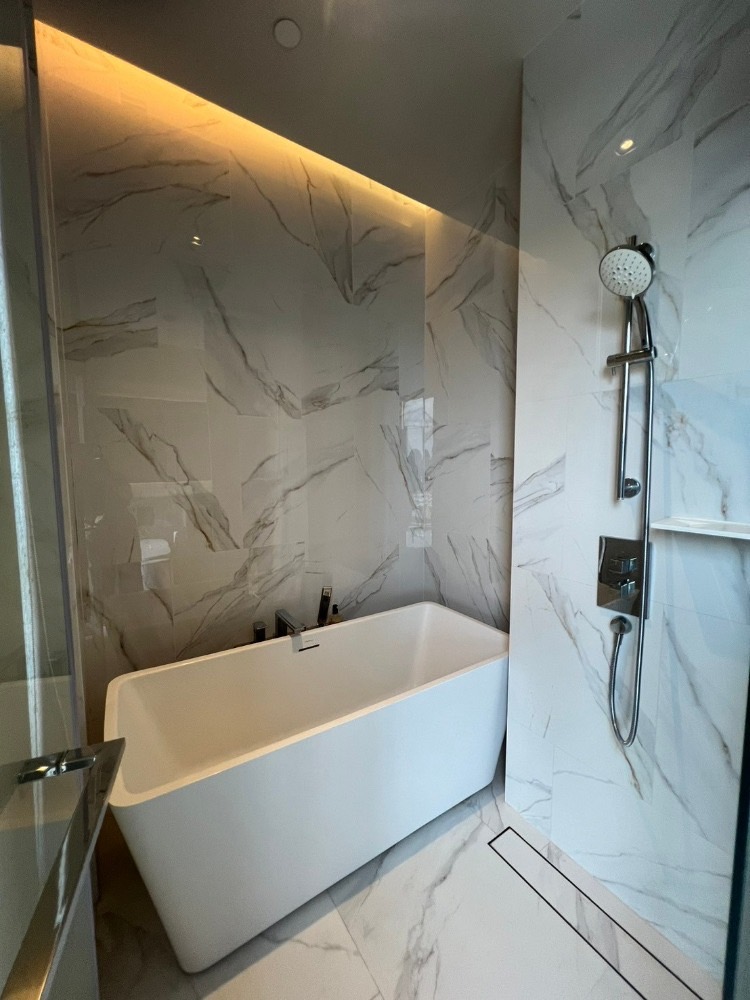 For RentCondoSathorn, Narathiwat : For rent ✨ The Reserve Sathorn ✨ furniture, complete electrical appliances. Ready to move in, near BTS Chong Nonsi.