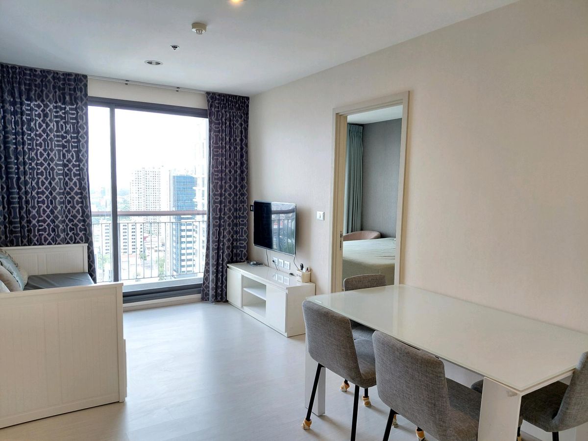 For RentCondoSukhumvit, Asoke, Thonglor : ghd000273R Condo for rent Rhythm Sukhumvit 42 size 56 sq m 2 bedrooms fully furnished