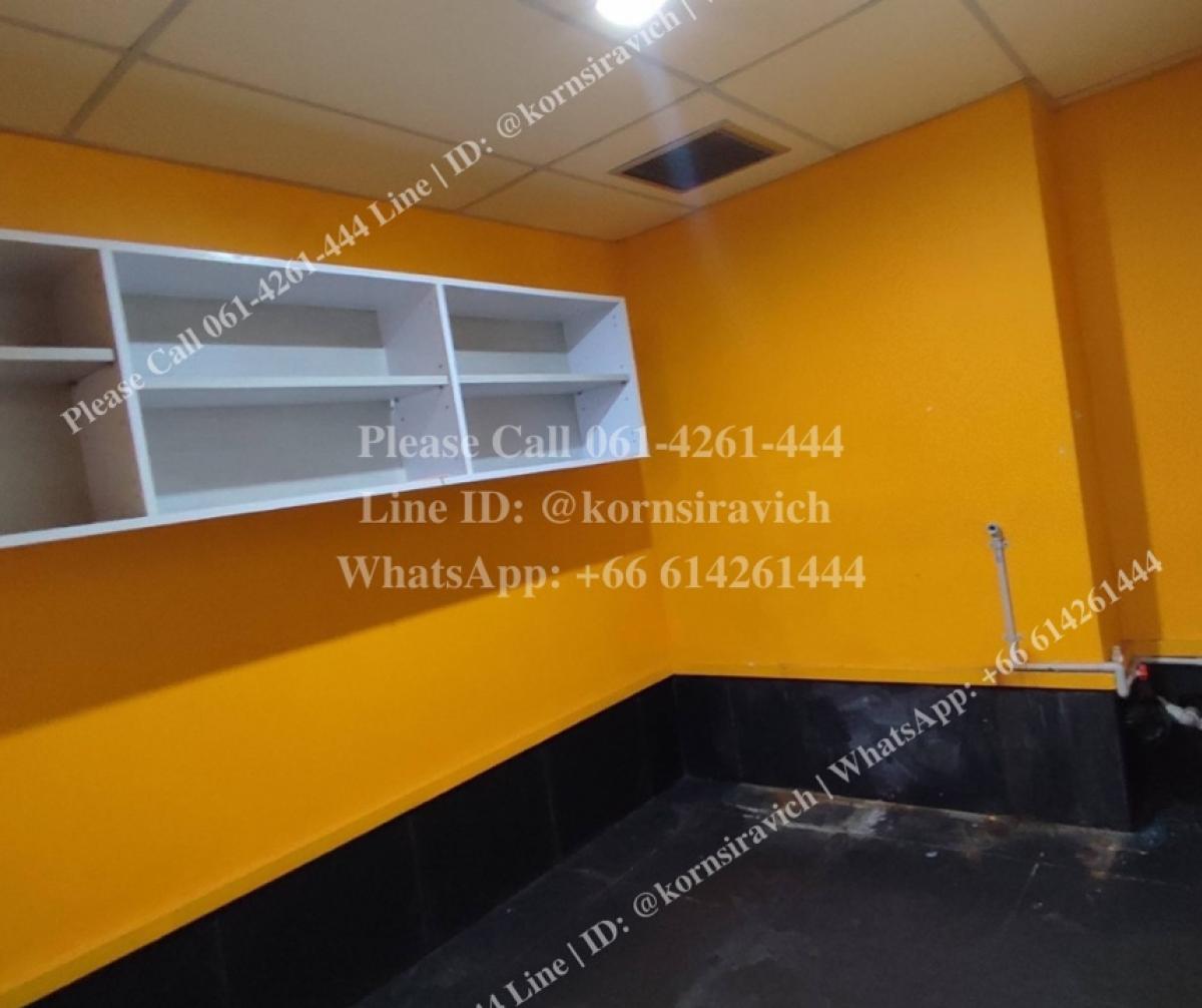 For RentOfficeSukhumvit, Asoke, Thonglor : Rental office, office, 2nd floor, 150 square meters, Soi Sukhumvit 21 (Asoke), near the MRT MRT, Sukhumvit Station 350 meters