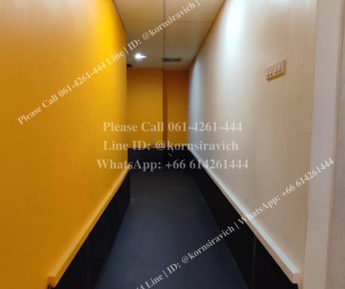 For RentOfficeSukhumvit, Asoke, Thonglor : Rental office, office, 2nd floor, 150 square meters, Soi Sukhumvit 21 (Asoke), near the MRT MRT, Sukhumvit Station 350 meters
