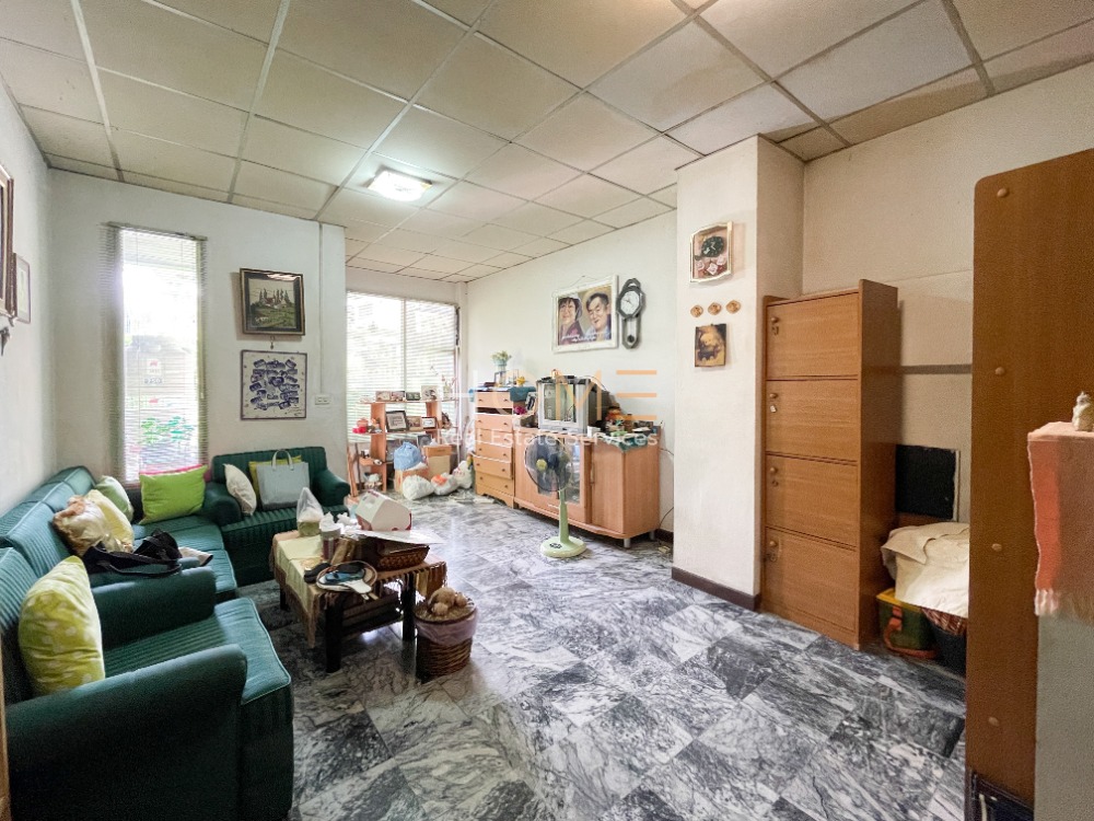 For SaleTownhomeSapankwai,Jatujak : There is a private garden ✨ Townhome Phahonyothin 24 / 4 bedrooms (for sale), Townhome Phahonyothin 24 / 4 Bedrooms (SALE) MEAW485