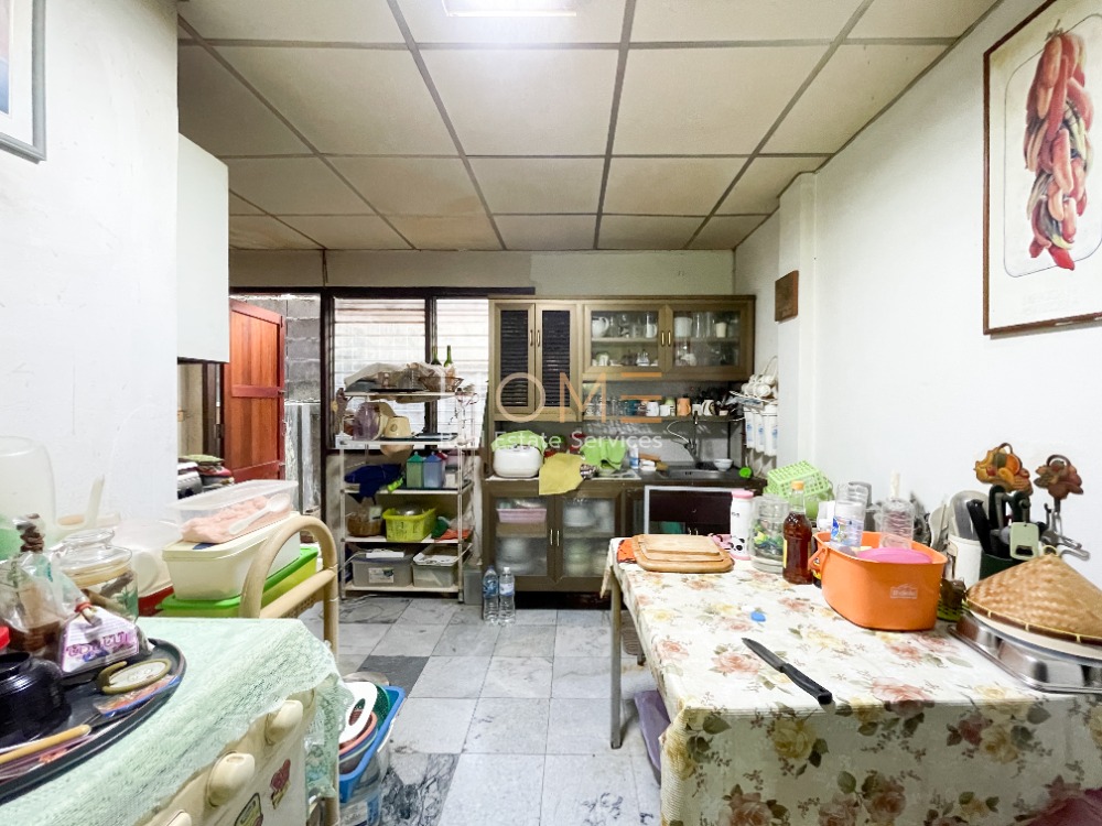 For SaleTownhomeSapankwai,Jatujak : There is a private garden ✨ Townhome Phahonyothin 24 / 4 bedrooms (for sale), Townhome Phahonyothin 24 / 4 Bedrooms (SALE) MEAW485